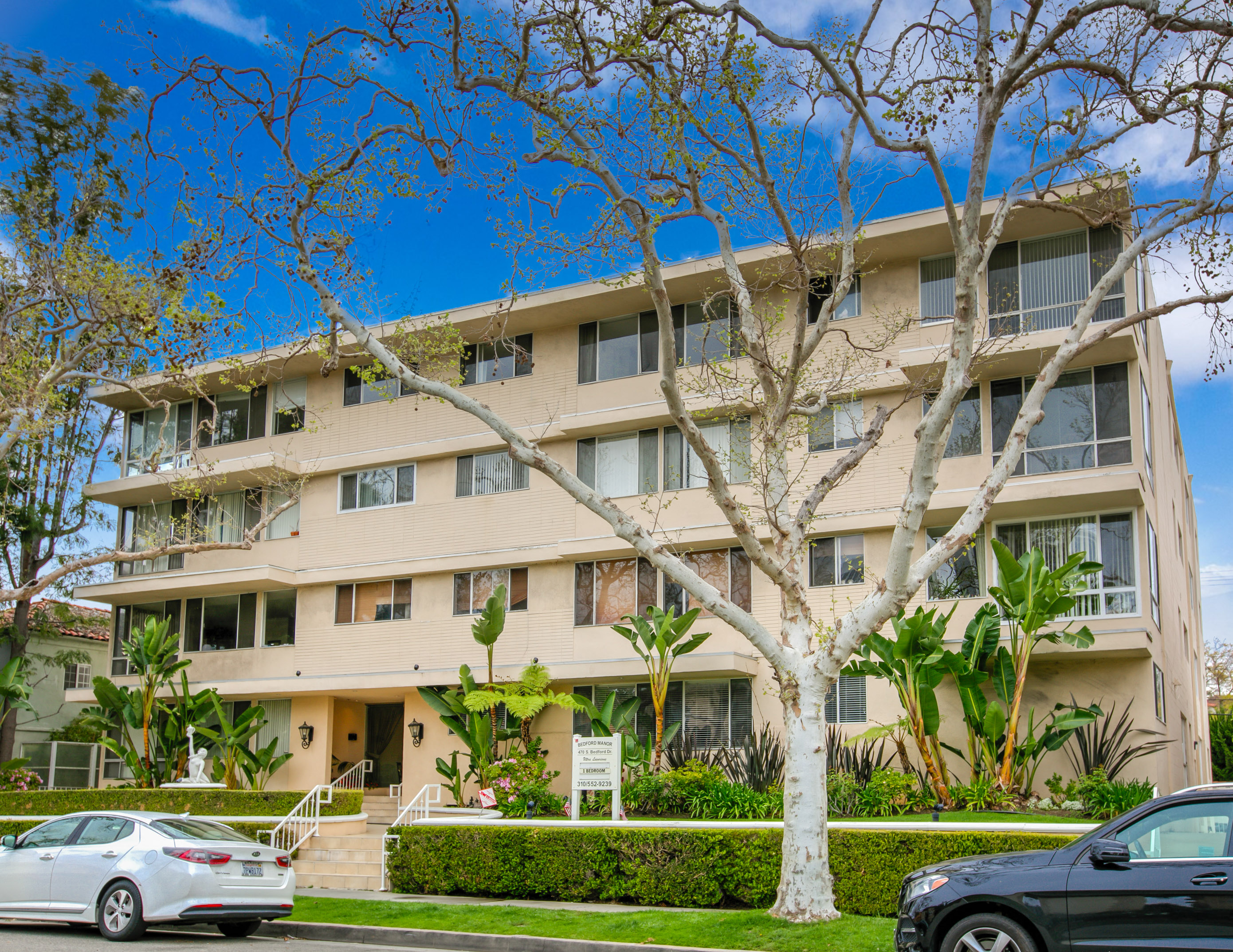 Bedford Manor Apartments, 470 S. Bedford Dr., Beverly Hills, CA RentCafe